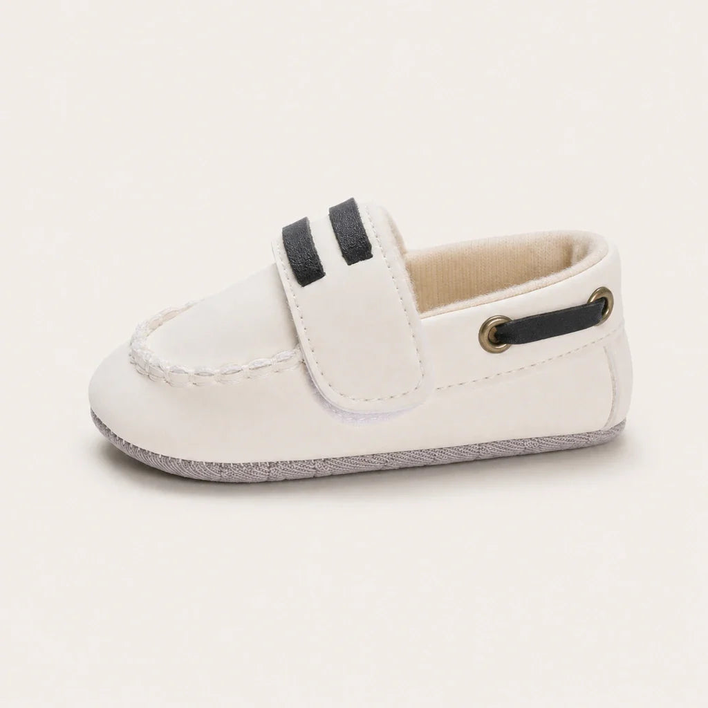 Mocassin Bébé Blanc Souples En Simili-Cuir - vue de côté