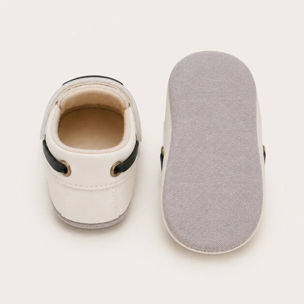 Mocassin Bébé Blanc Souples En Simili-Cuir - vue de la semelle