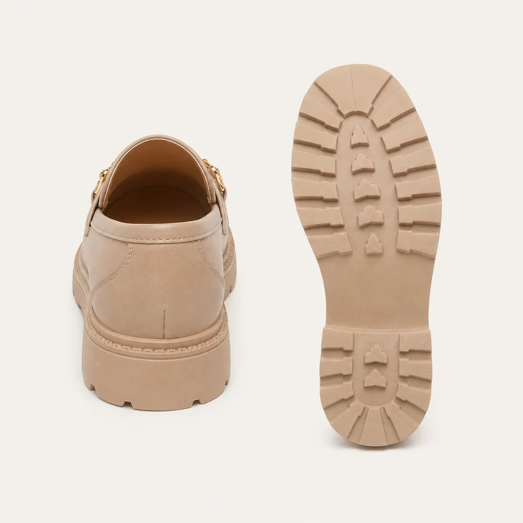 Mocassin Beige À Boucle Dorée - vue de la semelle