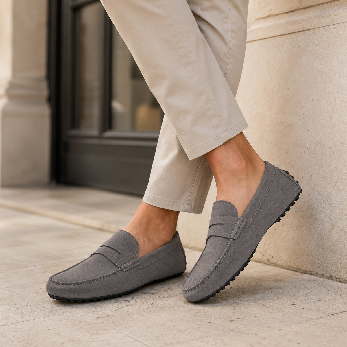 Mocassin En Daim Homme Gris - porté