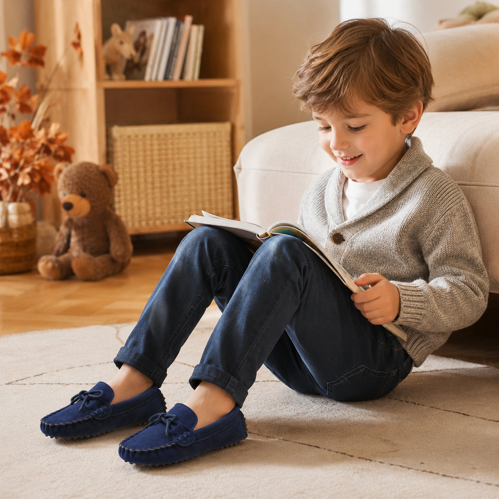 Mocassin Enfant Automne En Daim Bleu Marine - porté