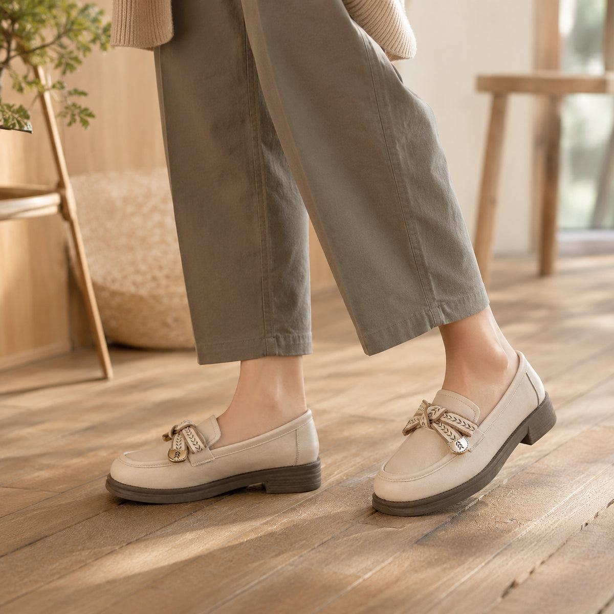 Mocassin Femme Caoutchouc Beige - porté
