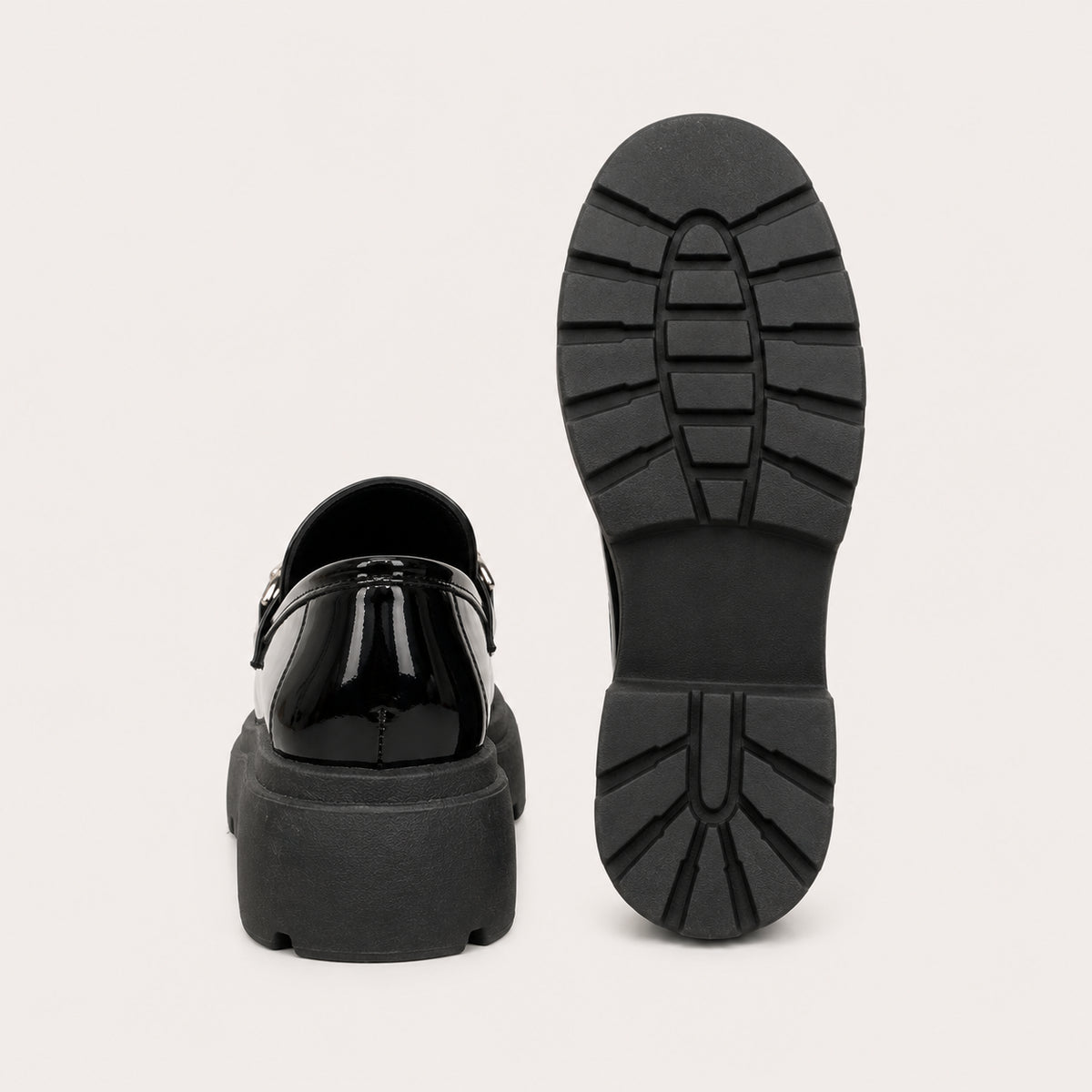 Mocassin Femme Vernis À Plateforme Avec Chaîne Métallique - vue de la semelle