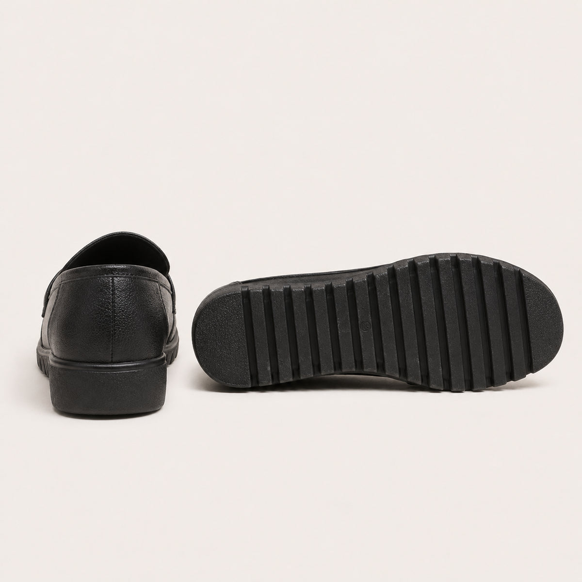 Mocassins Orthopédiques Effet Cuir Avec Coutures Apparentes Pour Femme - vue de la semelle