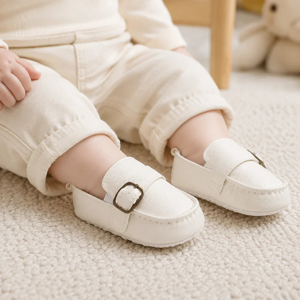 Mocassins Bébé En Cuir Blanc Premier Pas - porté