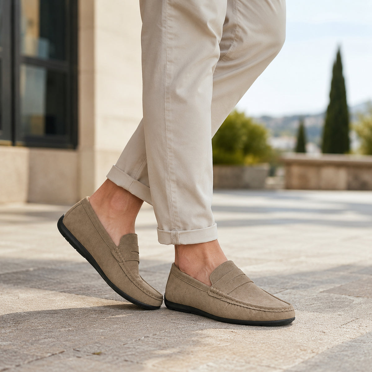 Mocassins Homme Beige En Suédine - porté