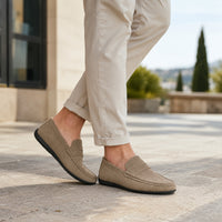 Mocassins Homme Beige En Suédine - porté