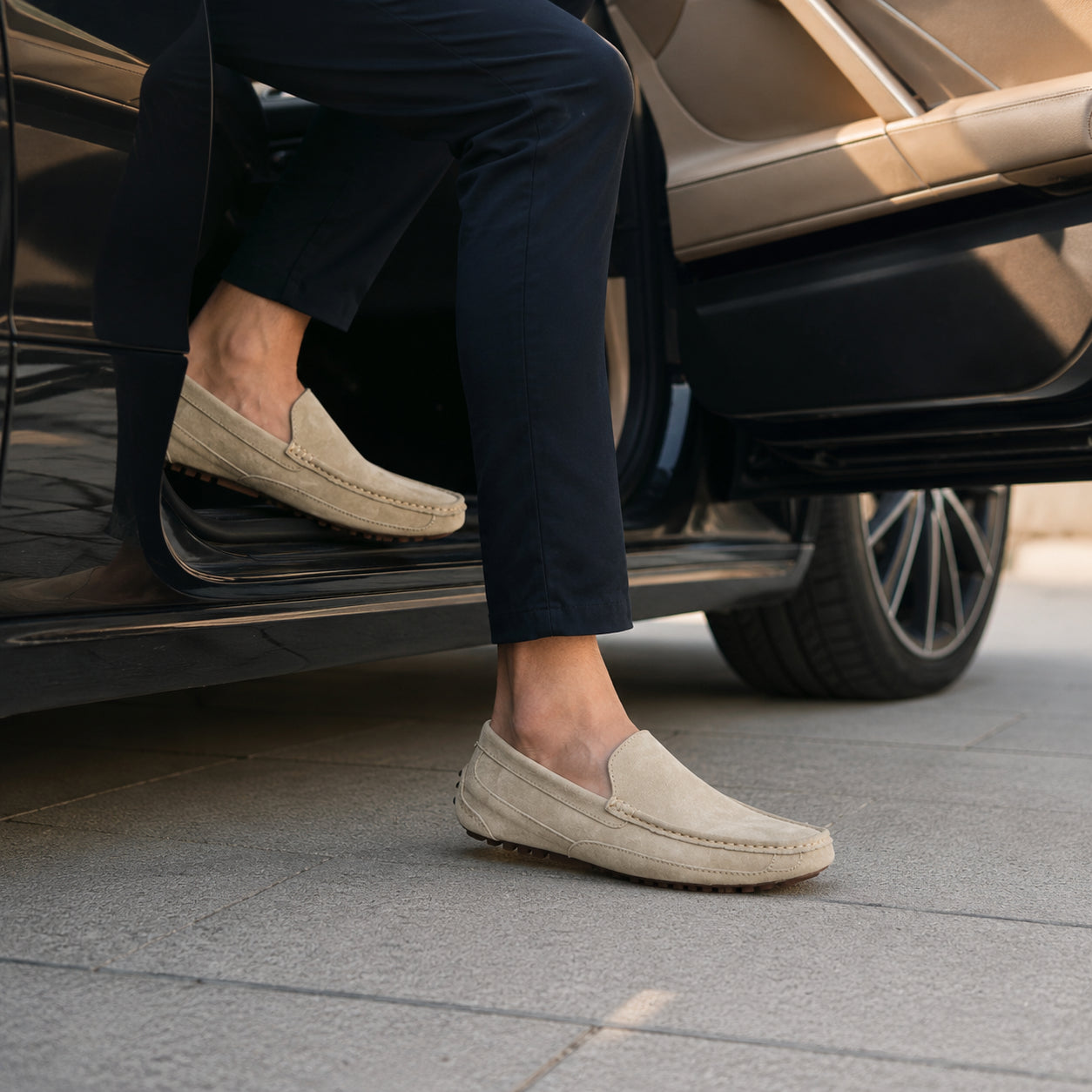 Mocassins Homme En Cuir De Vachette Suédé - porté