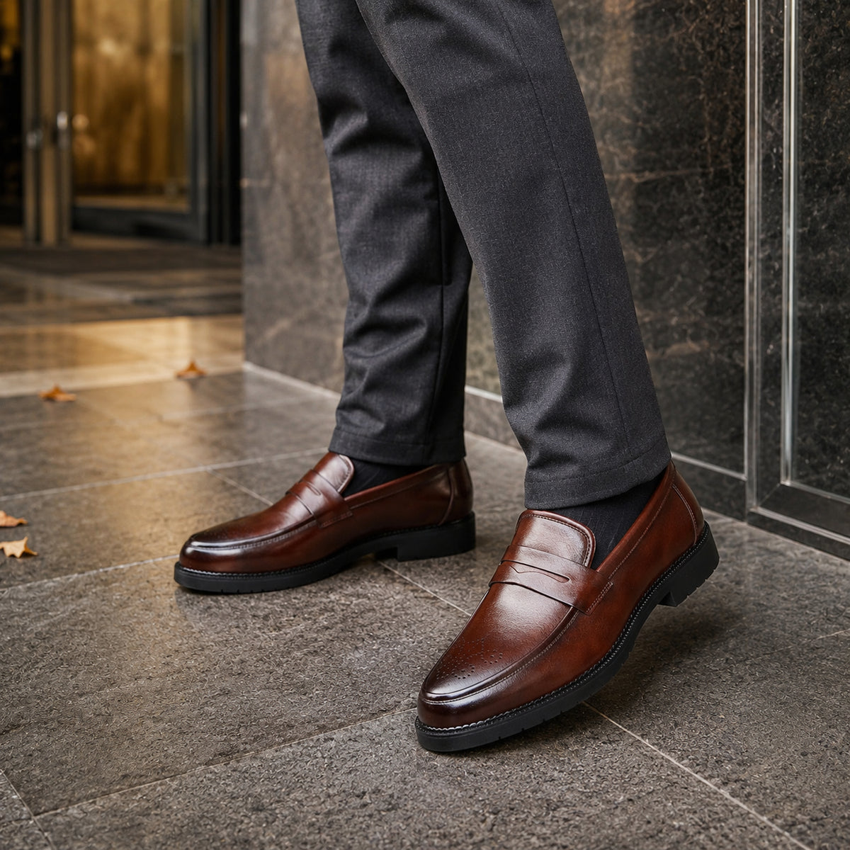Mocassins Homme Penny Marron Pour Automne - porté