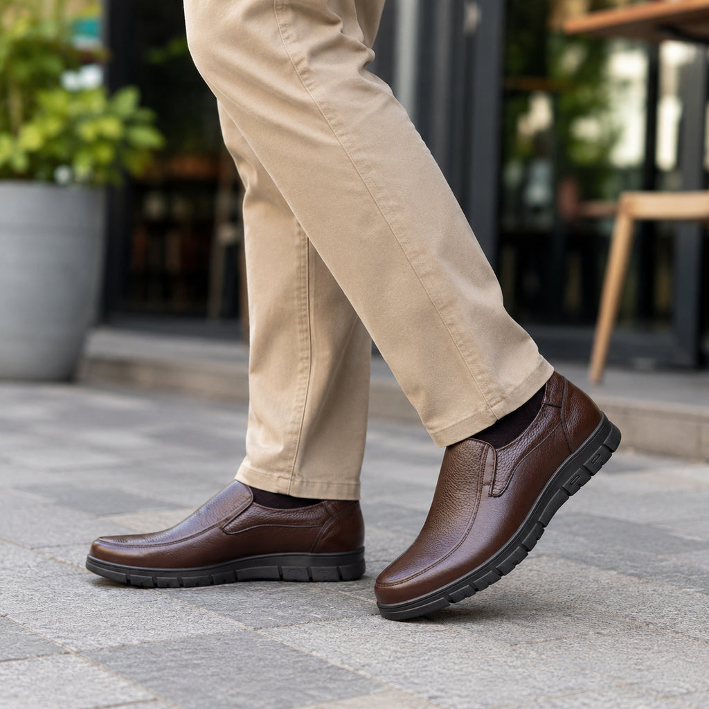 Mocassins Orthopédiques En Cuir De Vache Souple Pour Homme - porté