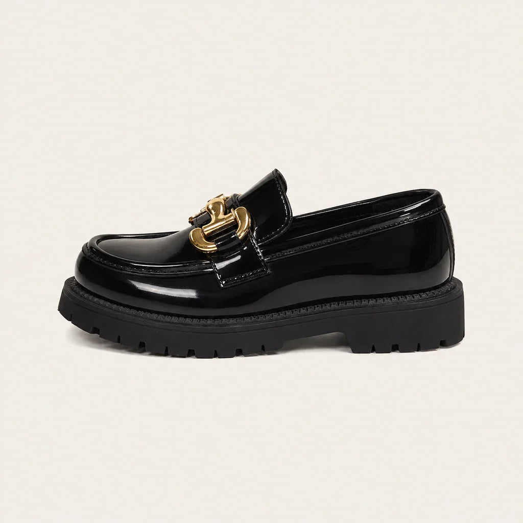 Mocassins Vernis Avec Une Chaîne Brillante Pour Fille - vue de côté